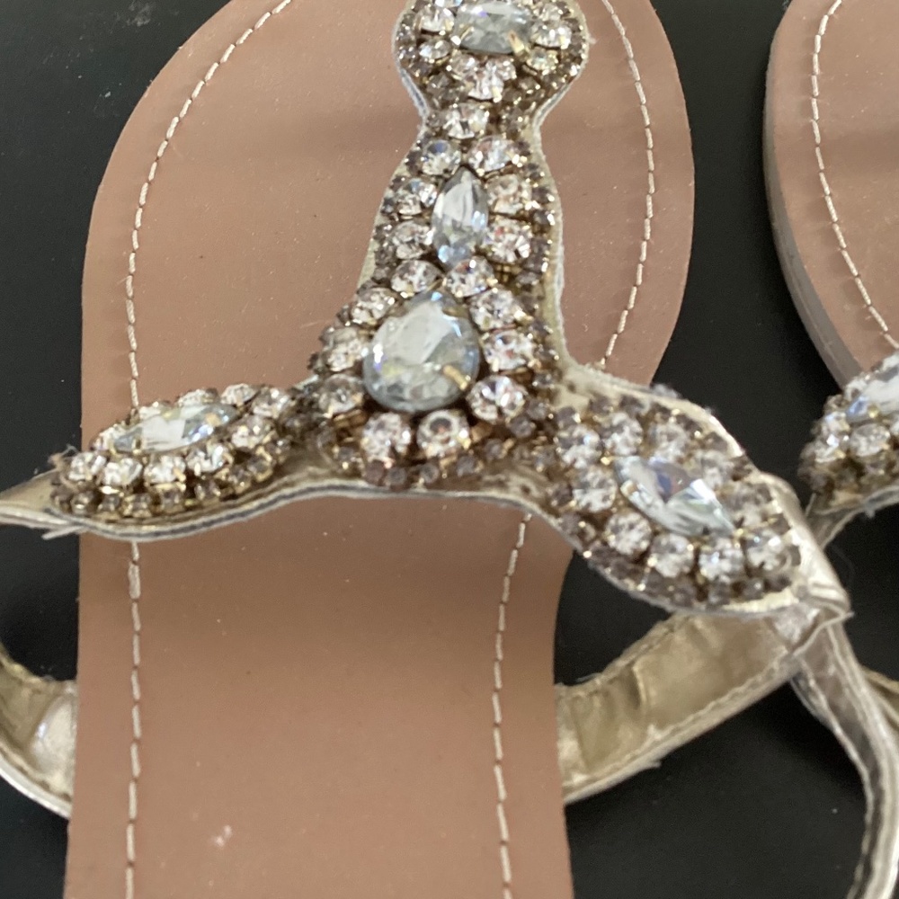 Beautiful David’s Bridal Flat Rhinestone Wedding Sandals -Size 7M-Worn Once!